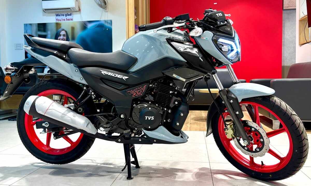 रफ्तार की चाह रखने वालों के लिए बनी TVS Raider 125 माइलेज भी दमदार और लुक भी शानदार!